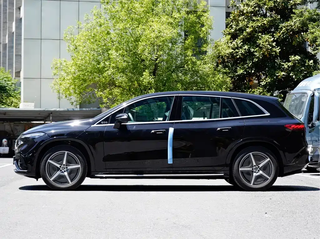 Mercedes-Benz EQS SUV — фото 10