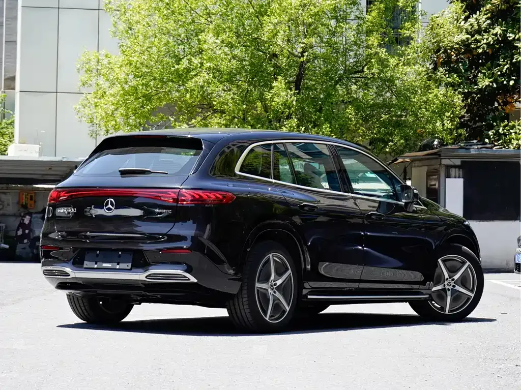 Mercedes-Benz EQS SUV — фото 9