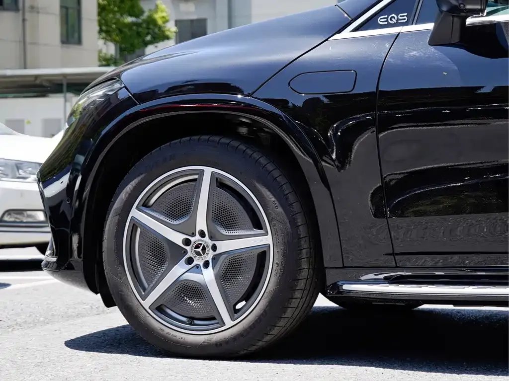 Mercedes-Benz EQS SUV — фото 5