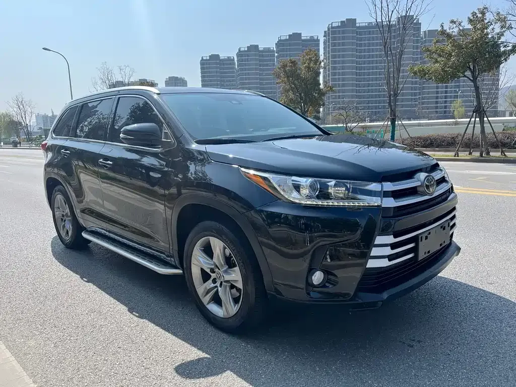 Toyota Highlander — фото 5