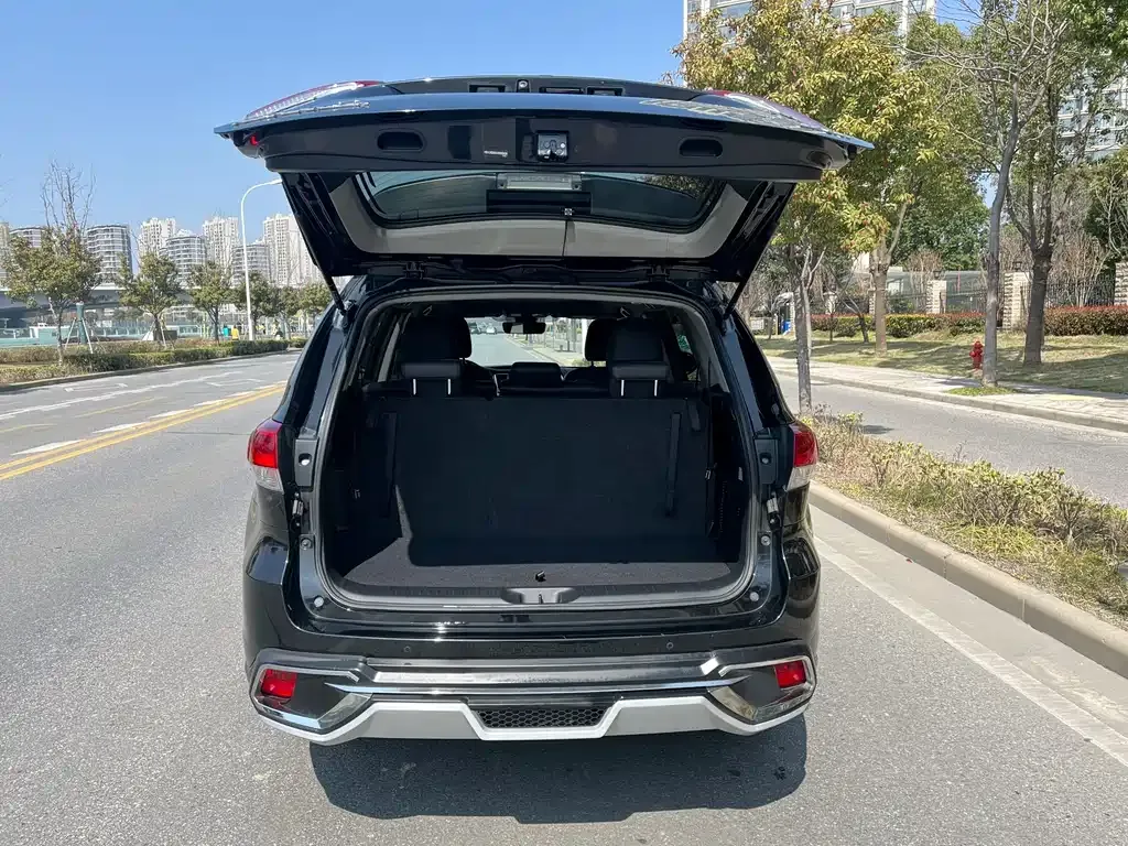 Toyota Highlander — фото 10