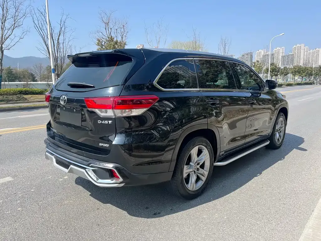 Toyota Highlander — фото 3