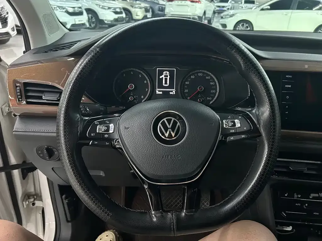 Volkswagen Tharu — фото 8