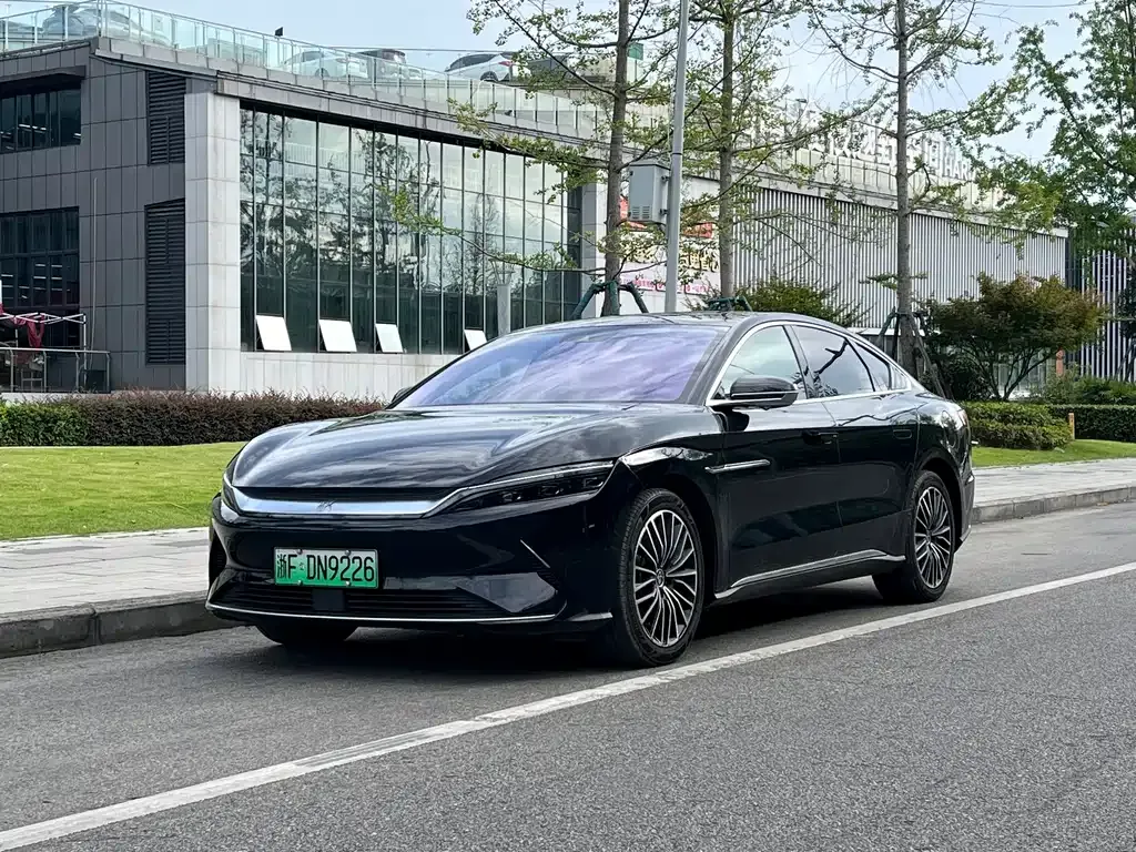 BYD Han — фото 1