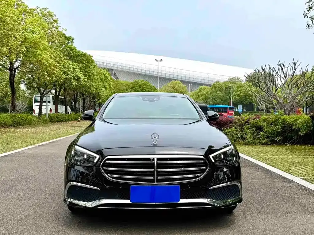Mercedes-Benz E-Class — фото 8