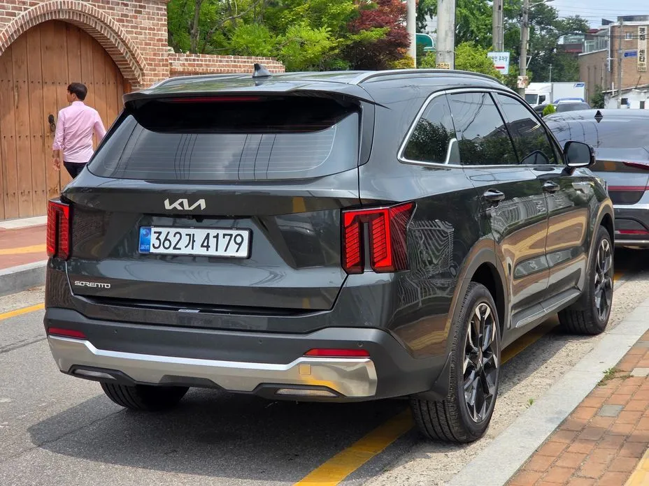 Kia Sorento — фото 5