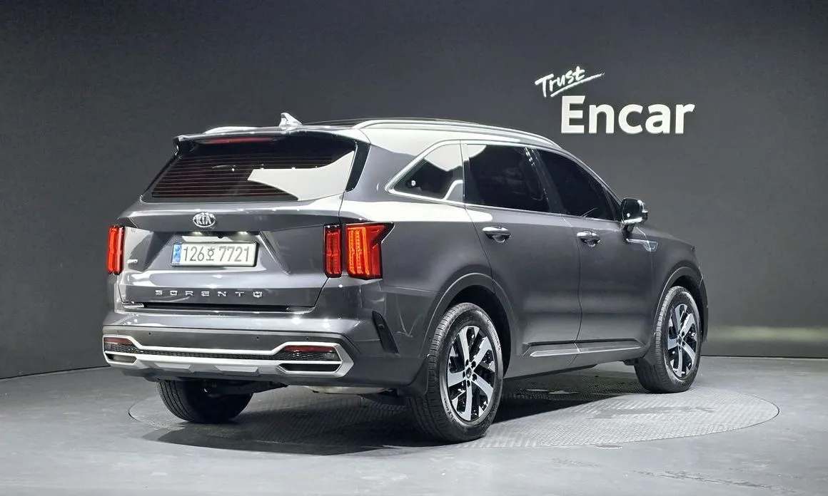 Kia Sorento — фото 9