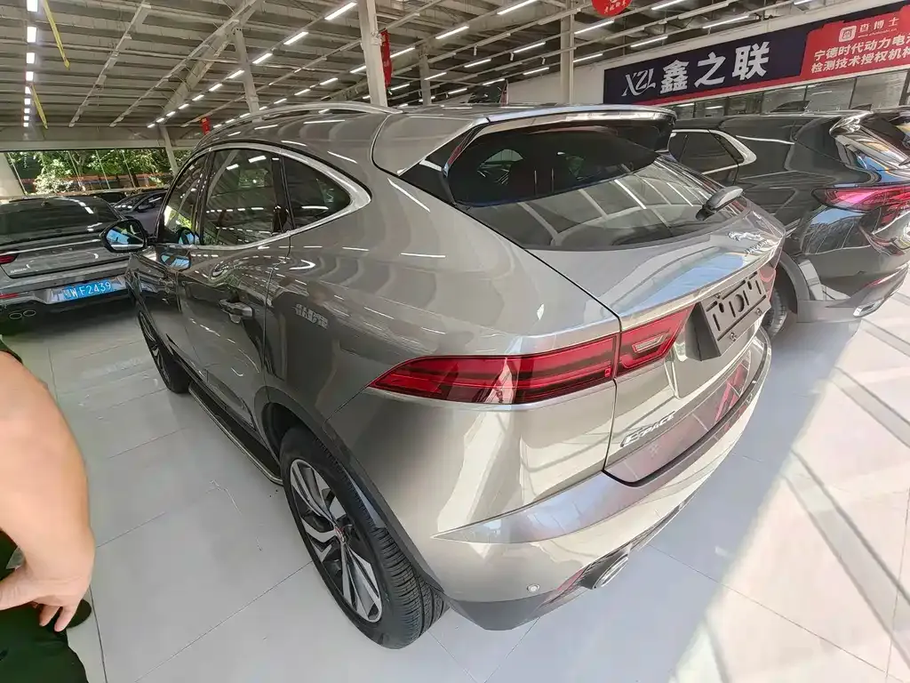 Jaguar E-PACE 2023 из CN, фото 7