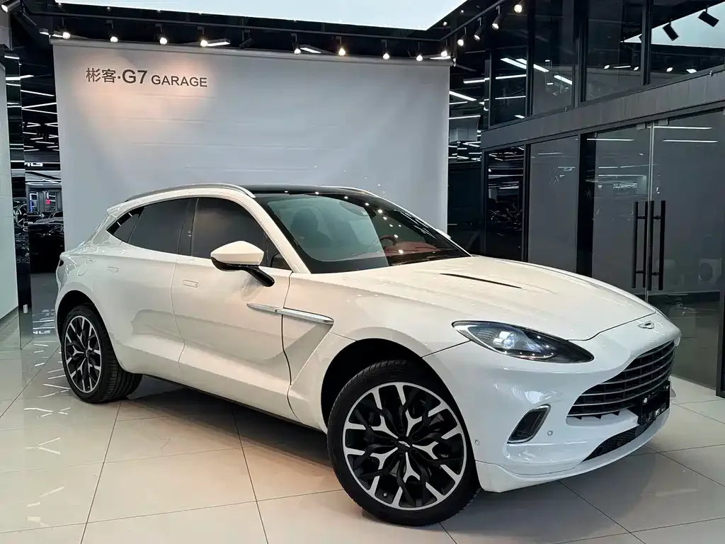 Aston Martin DBX — фото 6