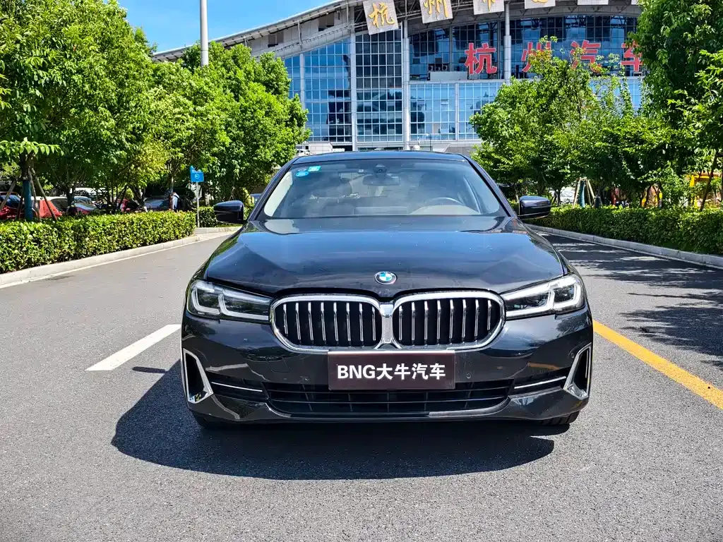 BMW 5 Series — фото 3