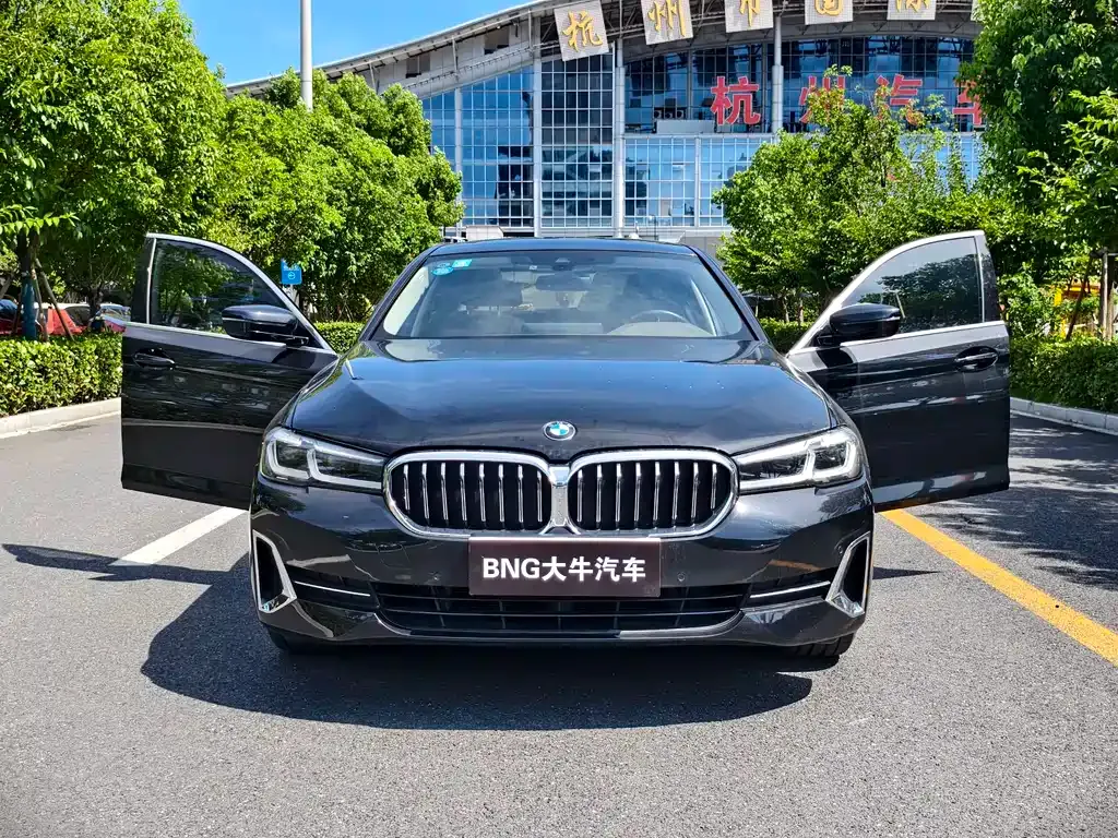 BMW 5 Series — фото 4