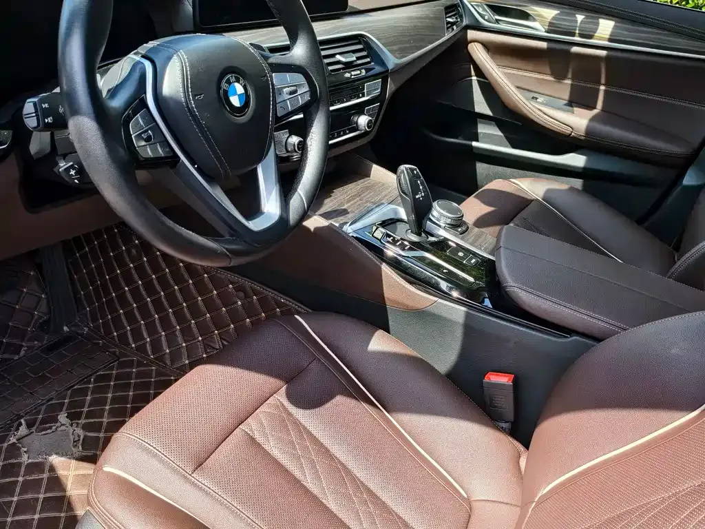 BMW 5 Series — фото 6