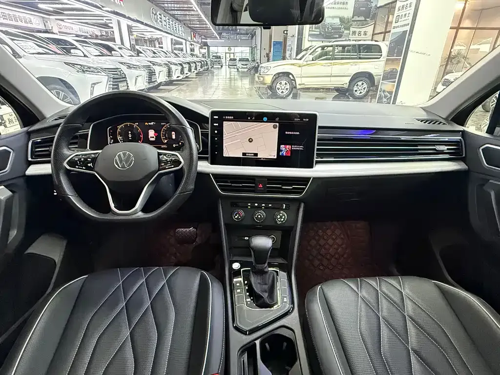 Volkswagen Tiguan L — фото 2