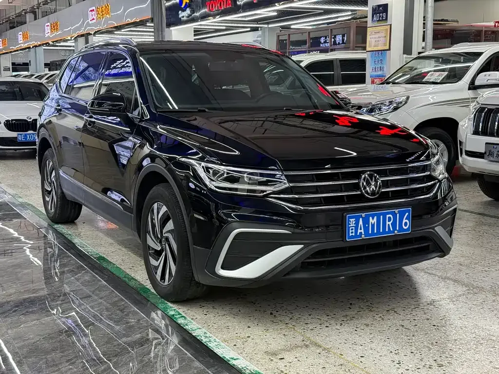 Volkswagen Tiguan L — фото 8