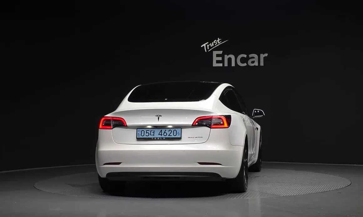 Tesla Model 3 — фото 7