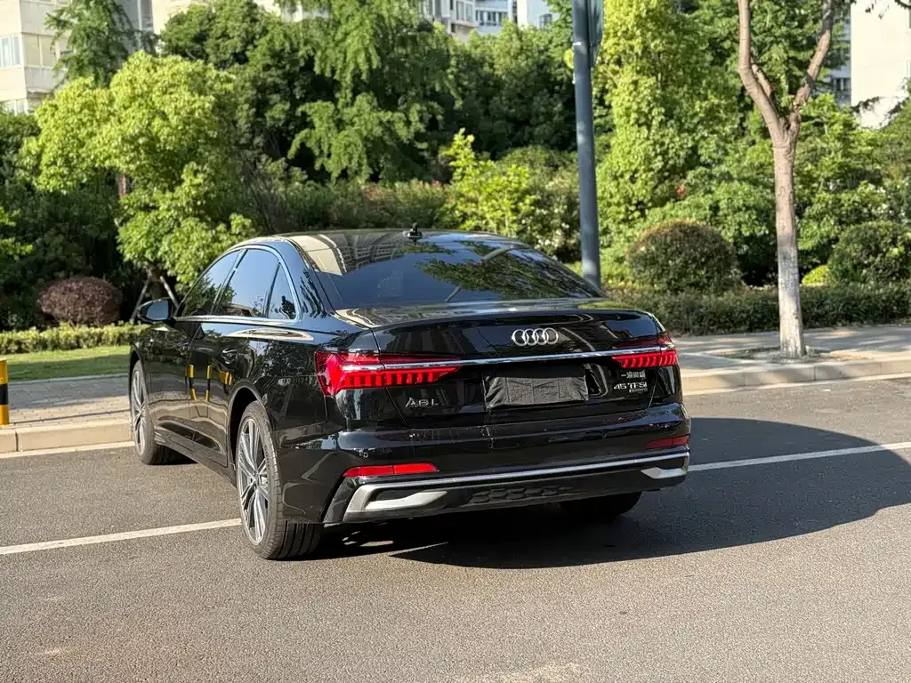 Audi A6L — фото 7
