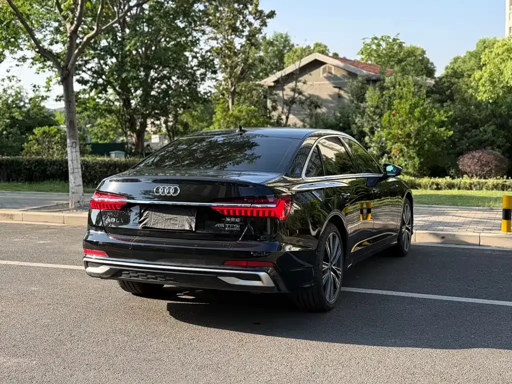 Audi A6L — фото 9