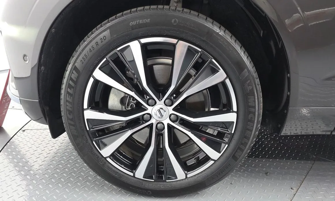 Volvo XC60 2024 из KR, фото 3