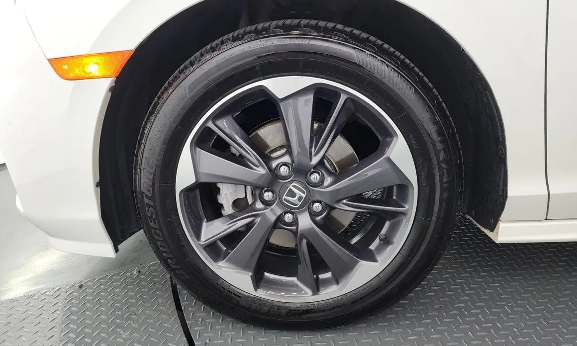 Honda Odyssey — фото 10