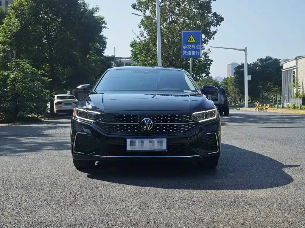 Volkswagen Passat — фото 10
