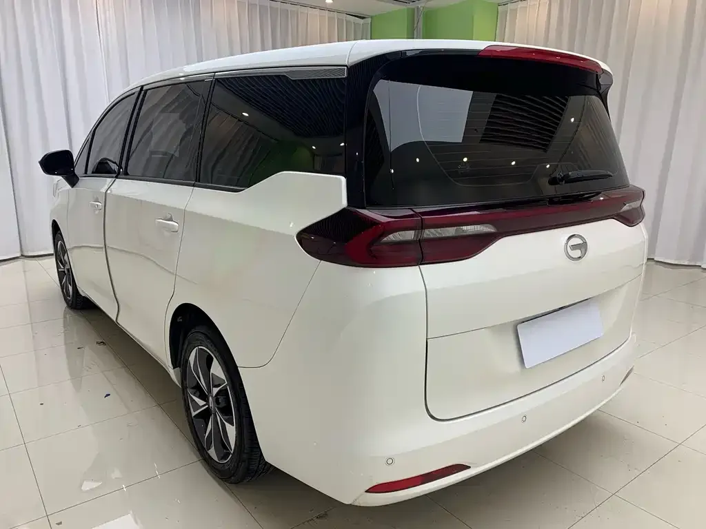 GAC Motor Trumpchi M6 — фото 10