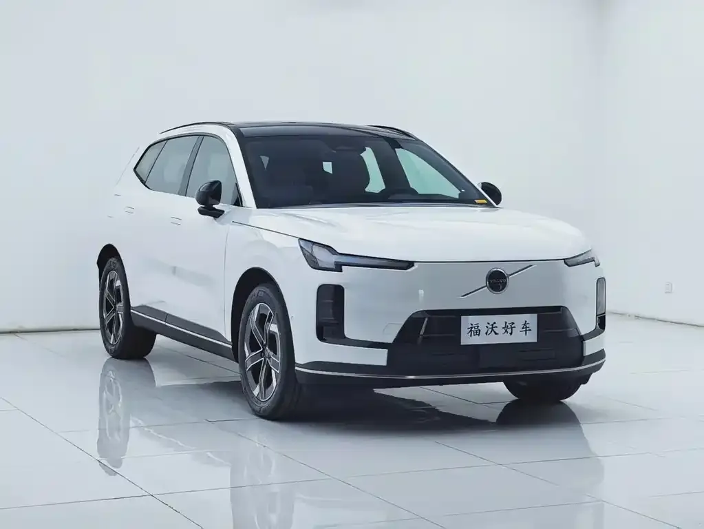 Volvo XC70 Plug-in Hybrid 2026 из CN, фото 4
