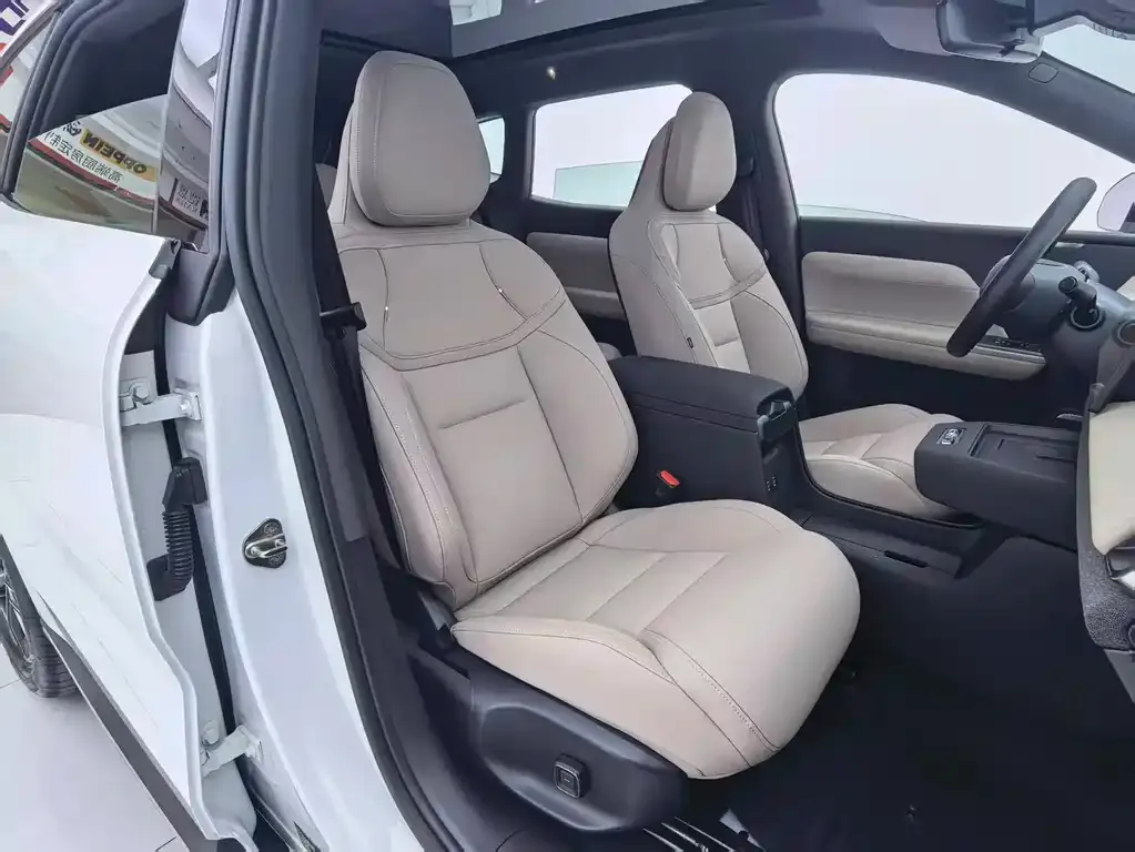 Volvo XC70 Plug-in Hybrid 2026 из CN, фото 7