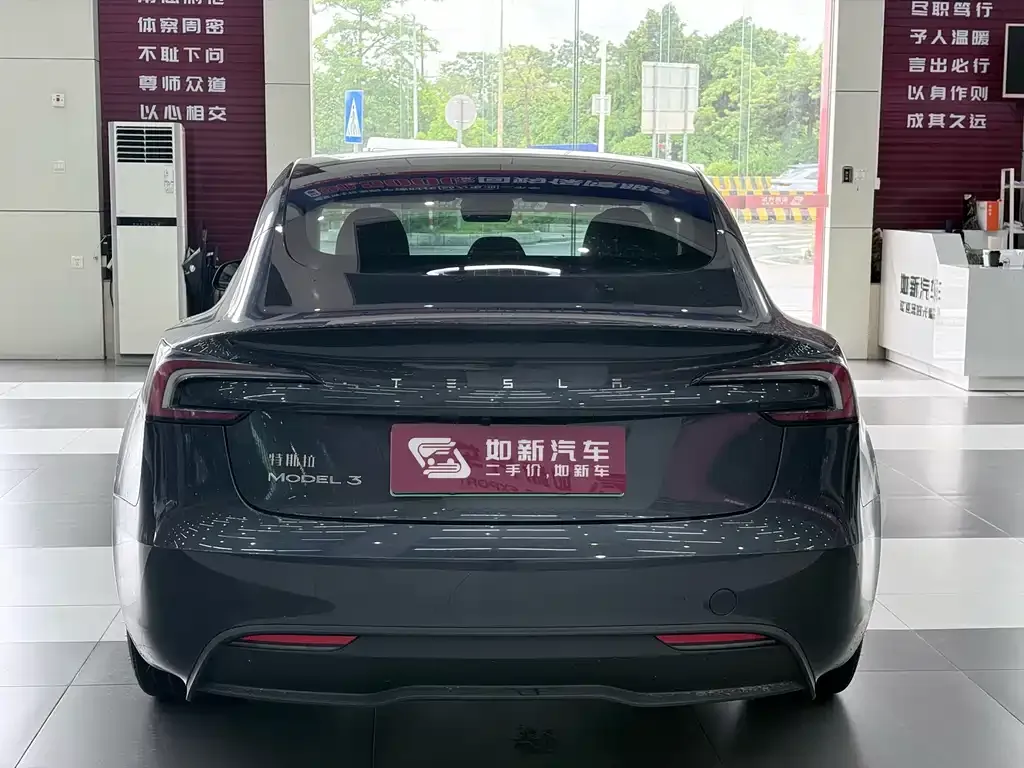 Tesla Model 3 — фото 10