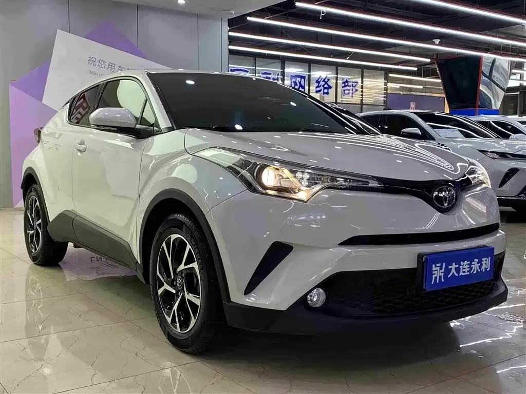 Toyota C-HR — фото 7