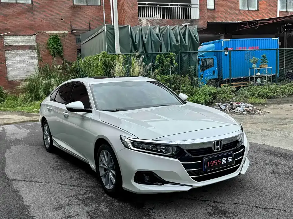 Honda Accord — фото 8