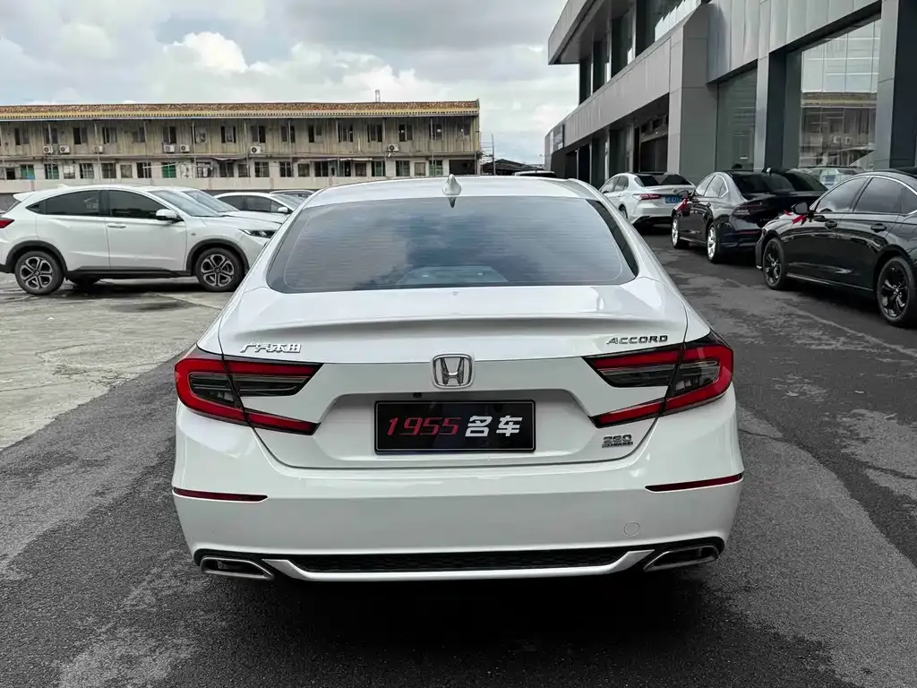 Honda Accord — фото 6