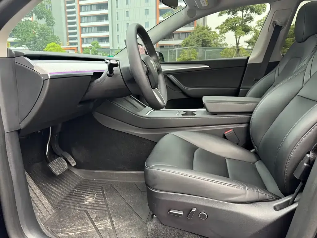 Tesla Model Y — фото 7