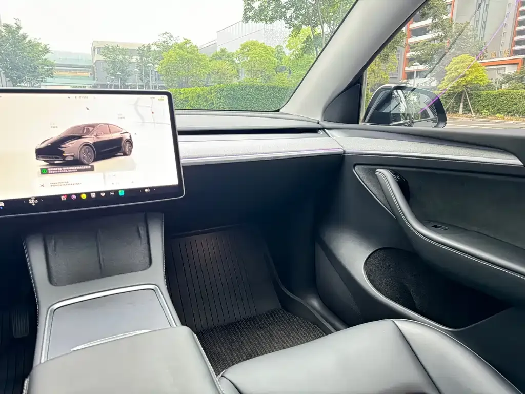 Tesla Model Y — фото 6