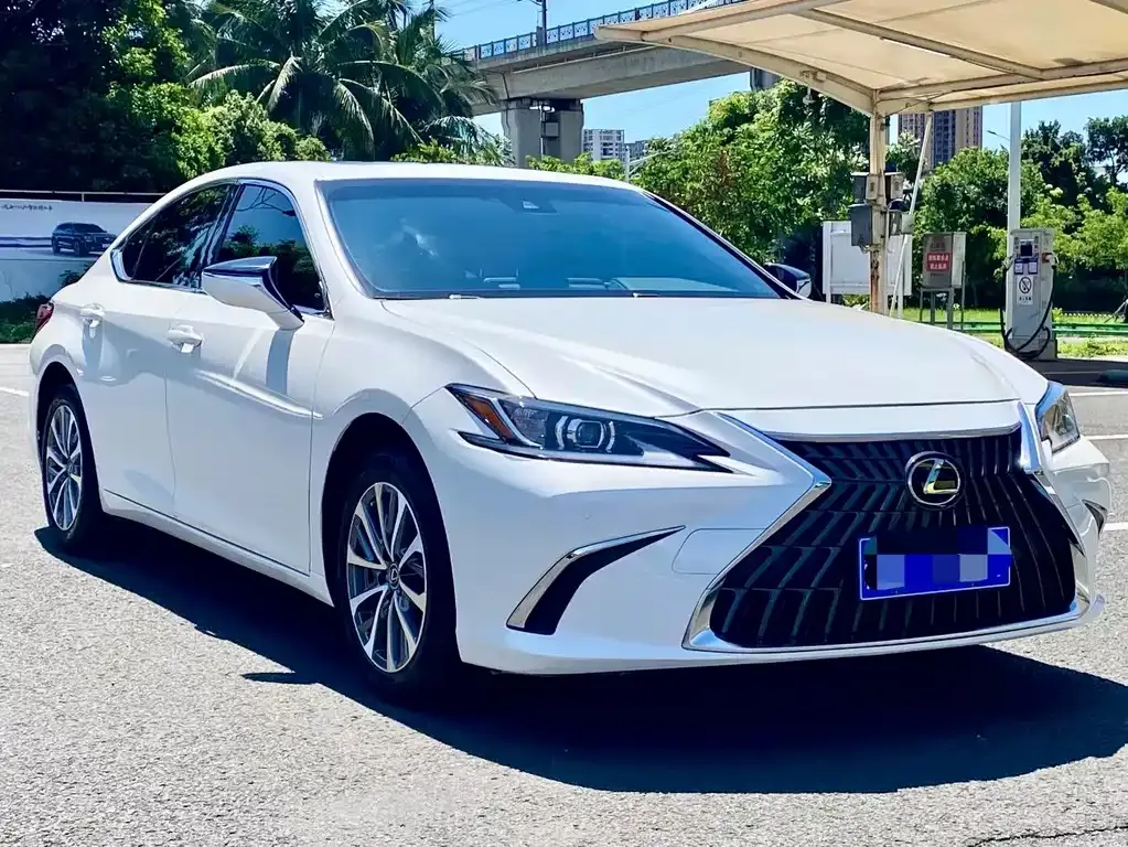 Lexus ES — фото 4