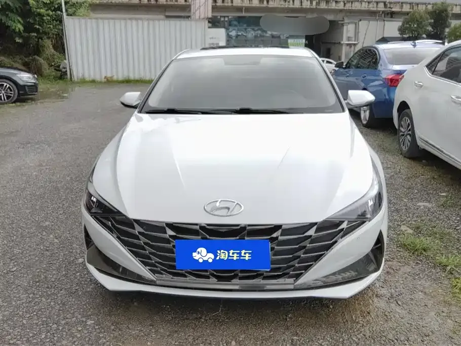 Hyundai Elantra — фото 6