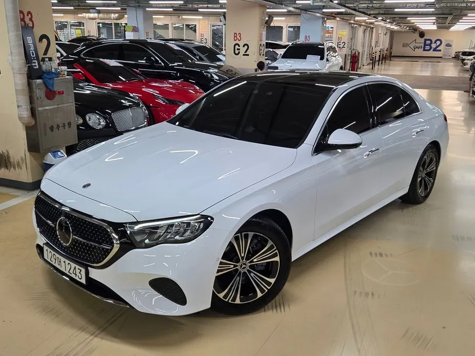 Mercedes-Benz E-Class — фото 1