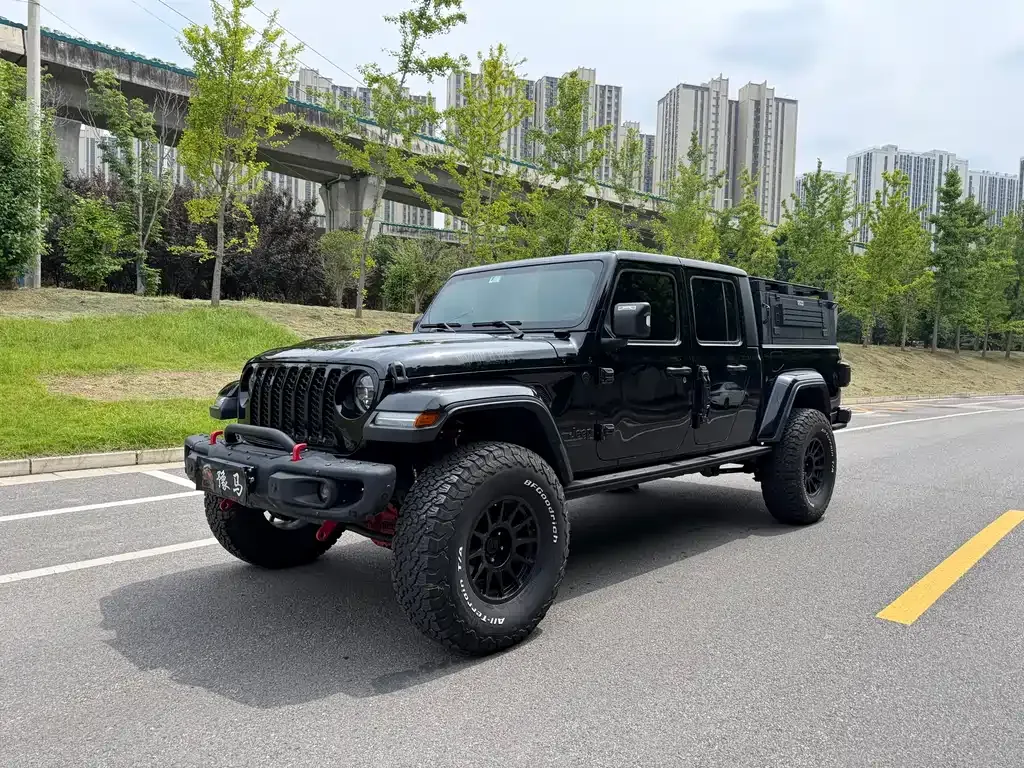 Jeep Gladiator — фото 1