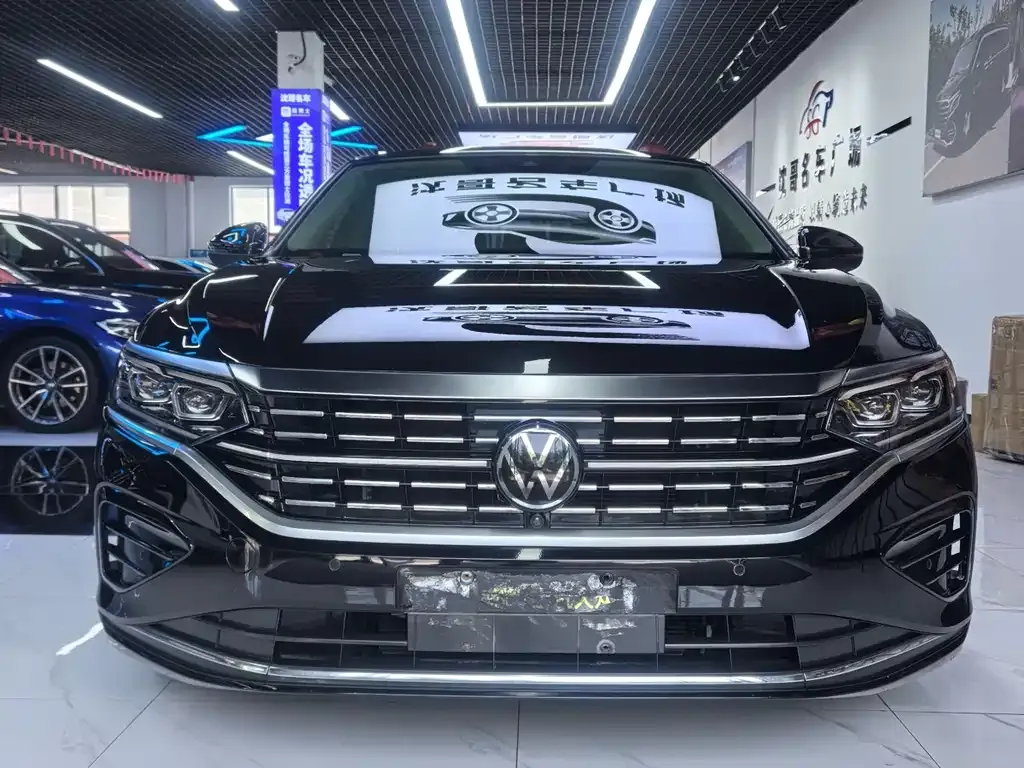 Volkswagen Passat — фото 1