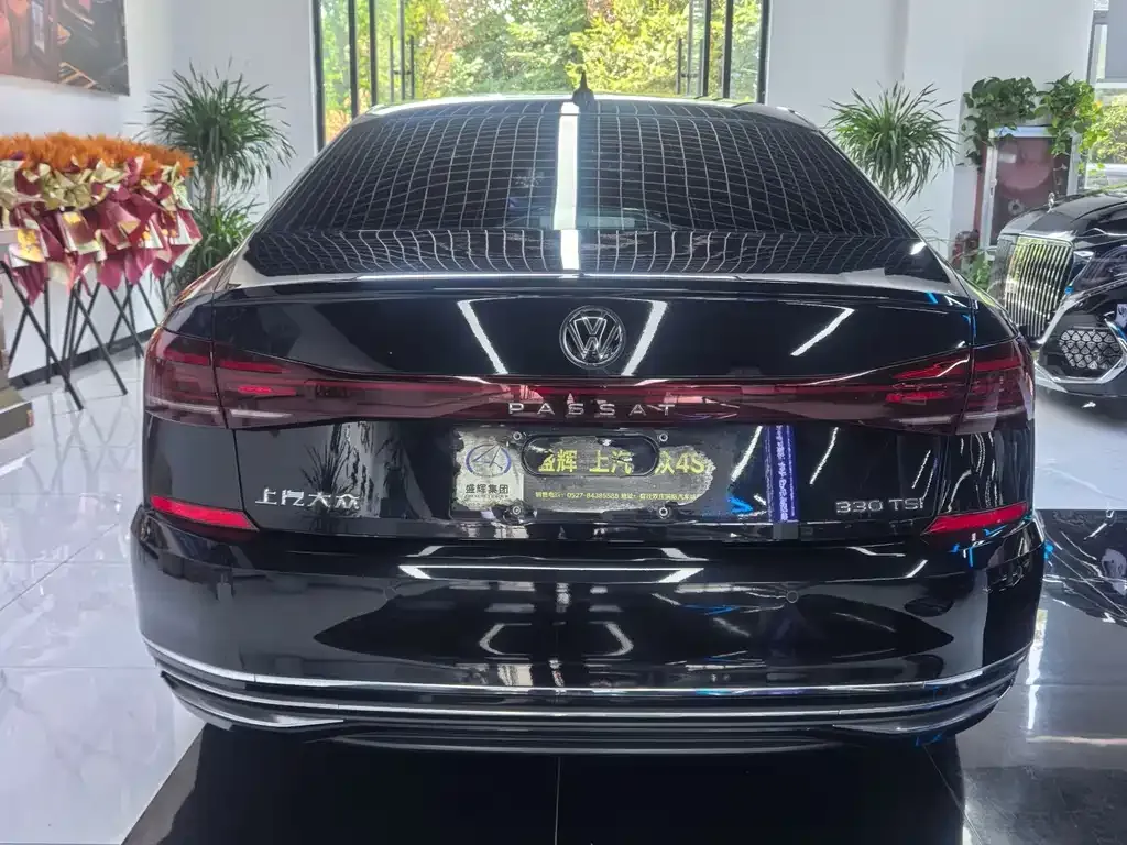 Volkswagen Passat — фото 7