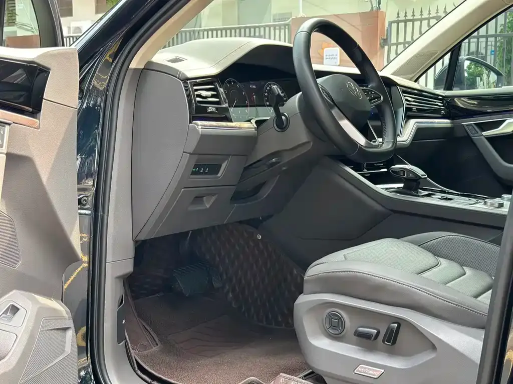Volkswagen Touareg 2021 из CN, фото 3