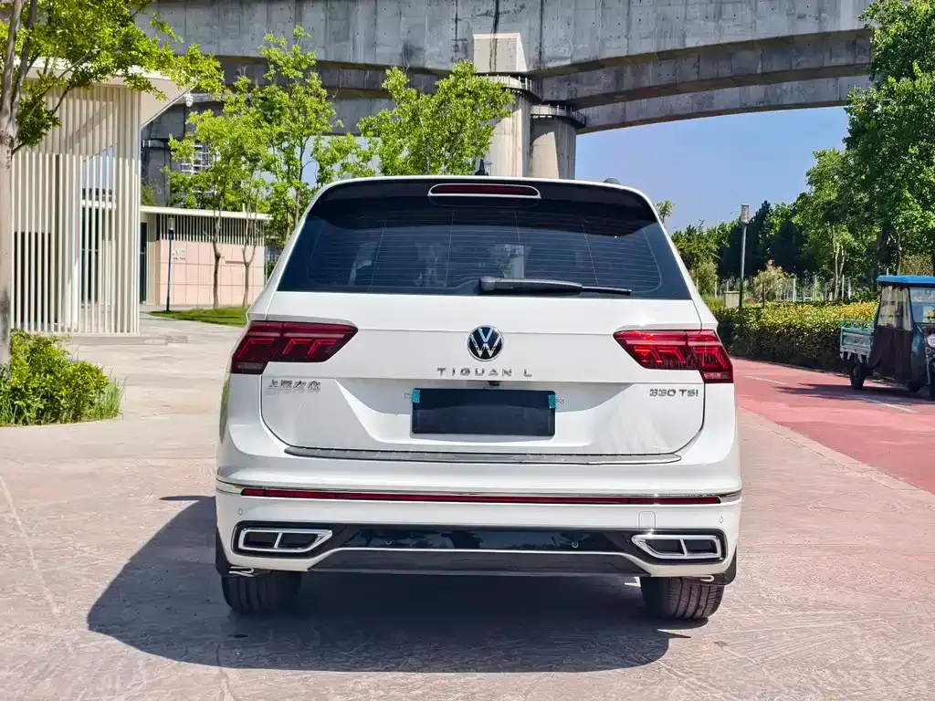 Volkswagen Tiguan L — фото 2