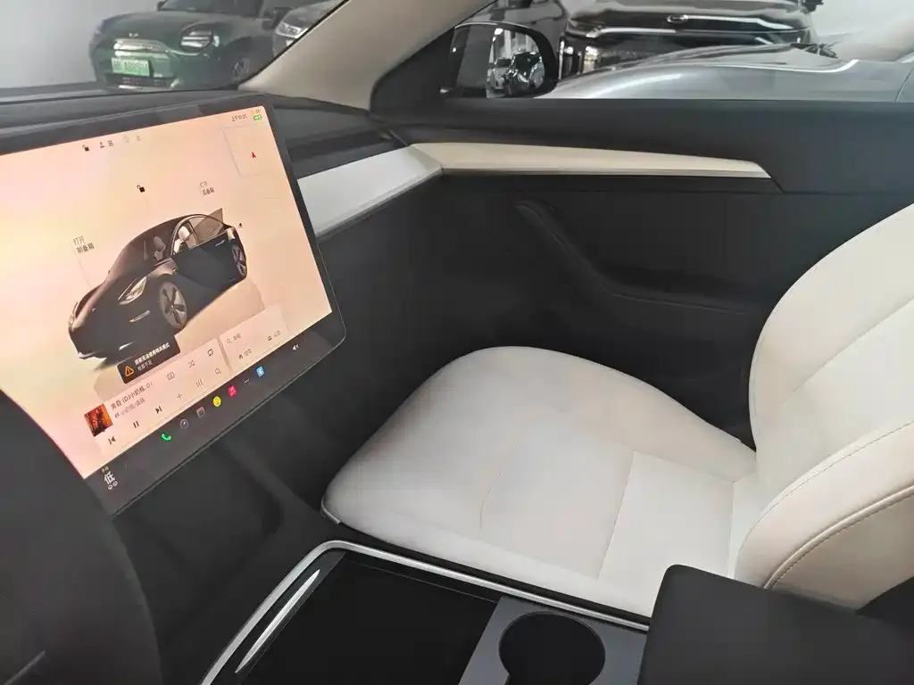 Tesla Model 3 — фото 3