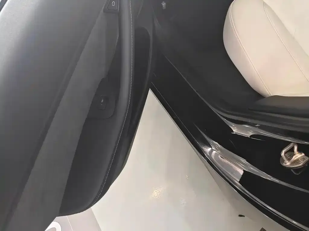 Tesla Model 3 — фото 4