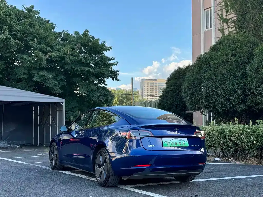 Tesla Model 3 — фото 4
