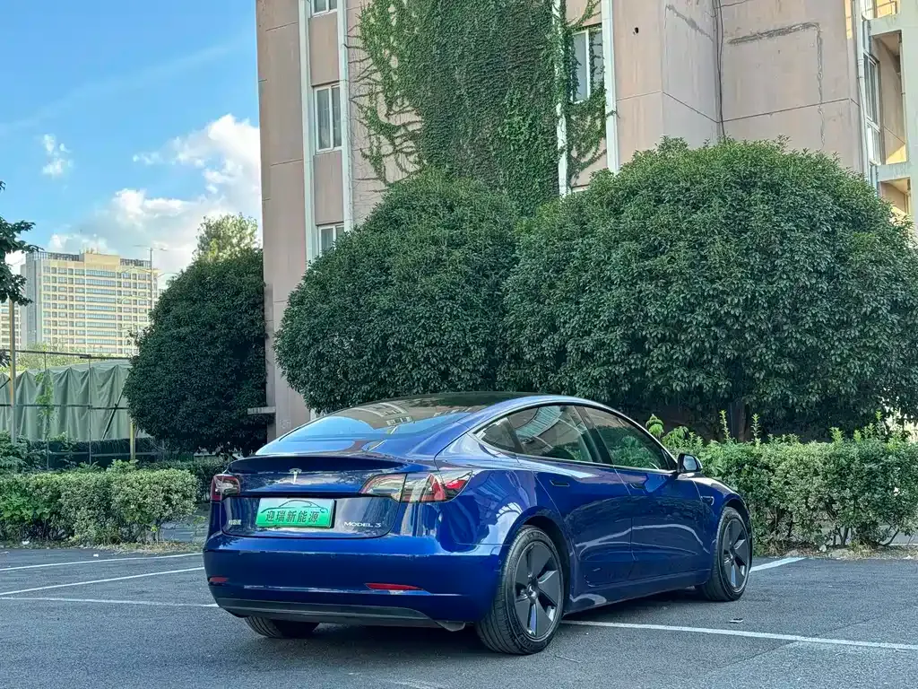 Tesla Model 3 — фото 9