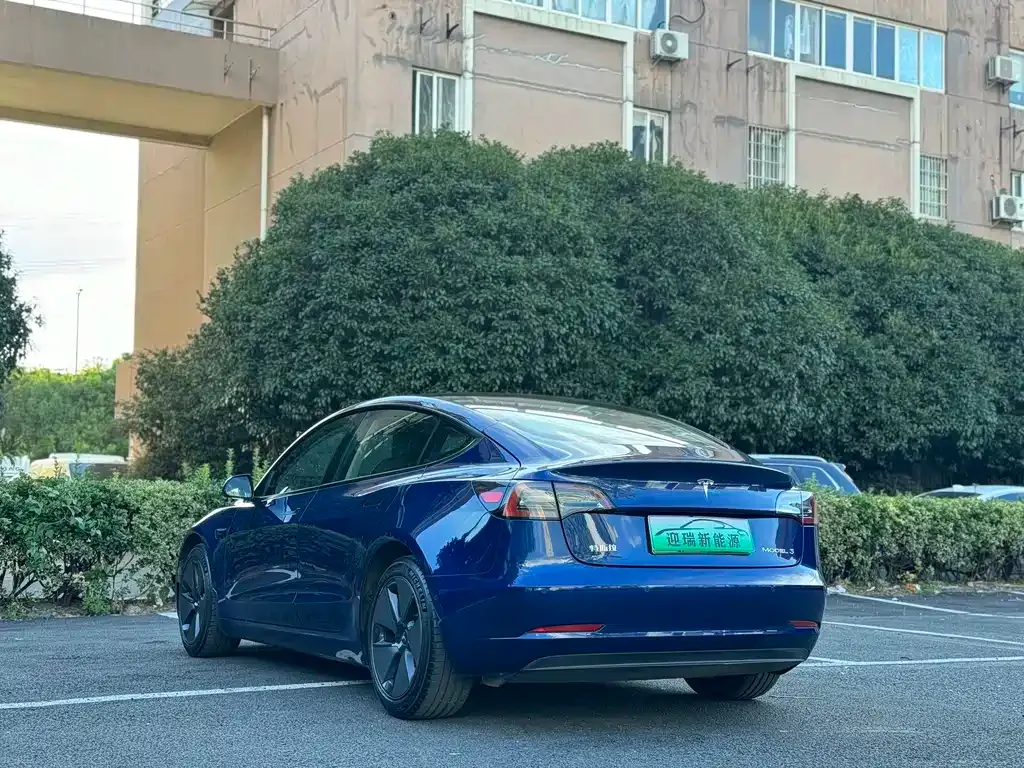 Tesla Model 3 — фото 3