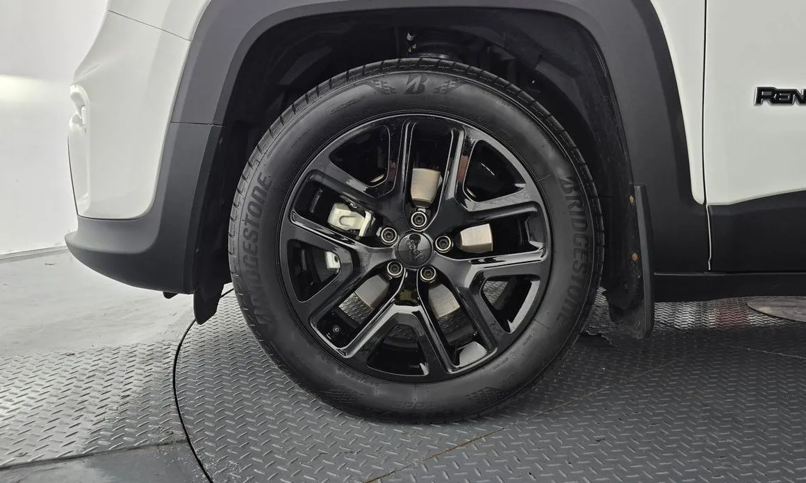 Jeep Renegade — фото 9