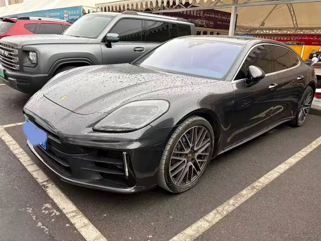 Porsche Panamera — фото 1