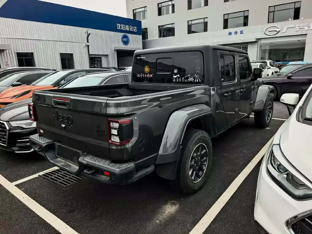 Jeep Gladiator 2023 из CN, фото 5