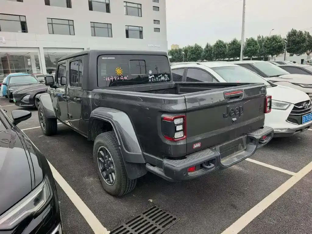 Jeep Gladiator 2023 из CN, фото 6